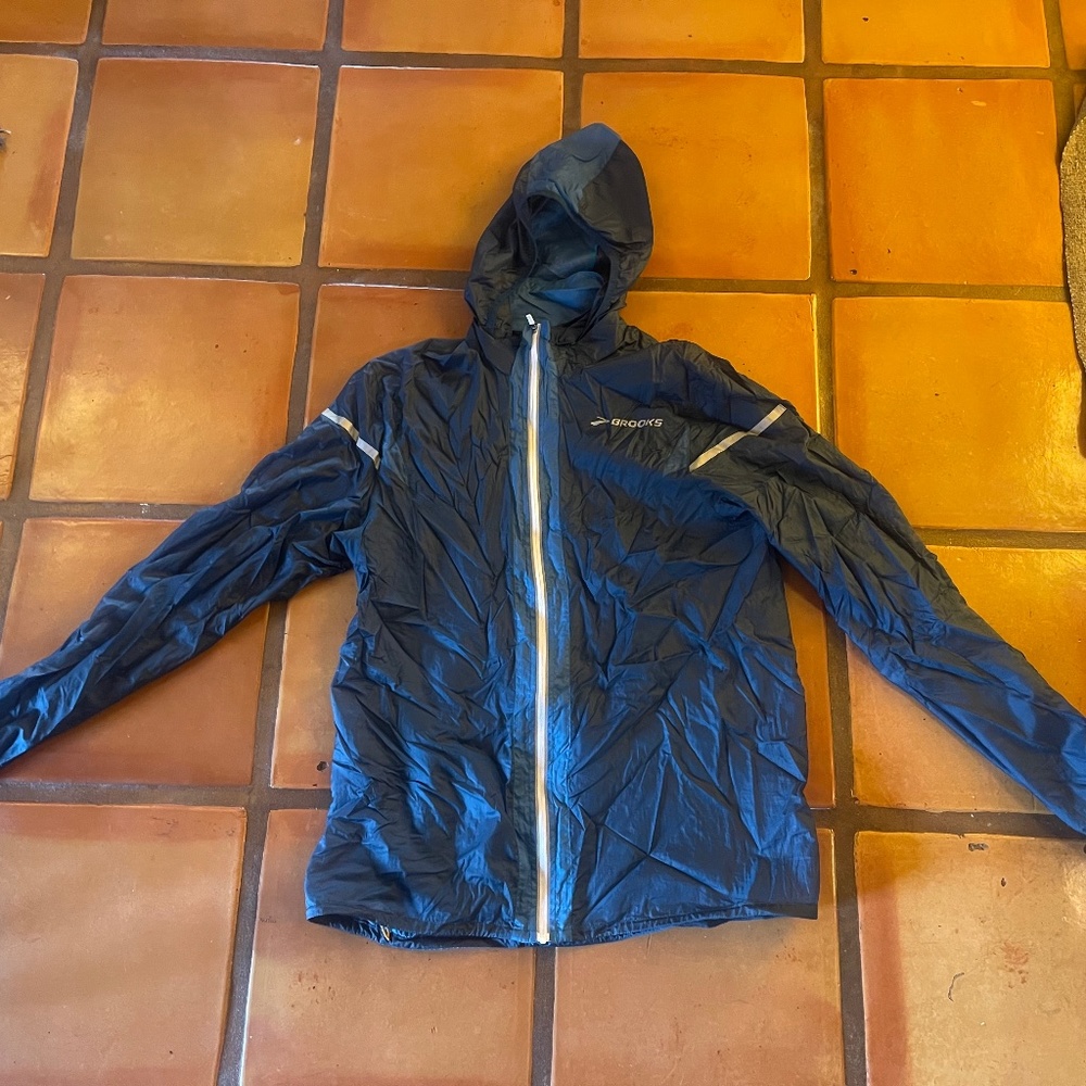 Brooks men’s medium windbreaker